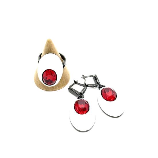 Комплект белый с красным камнем