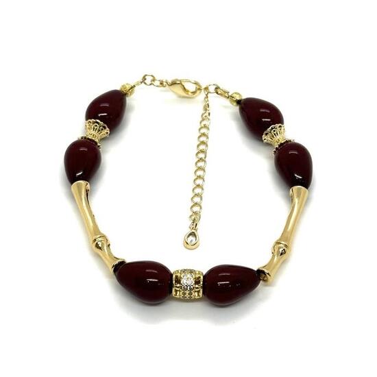 Браслет красный